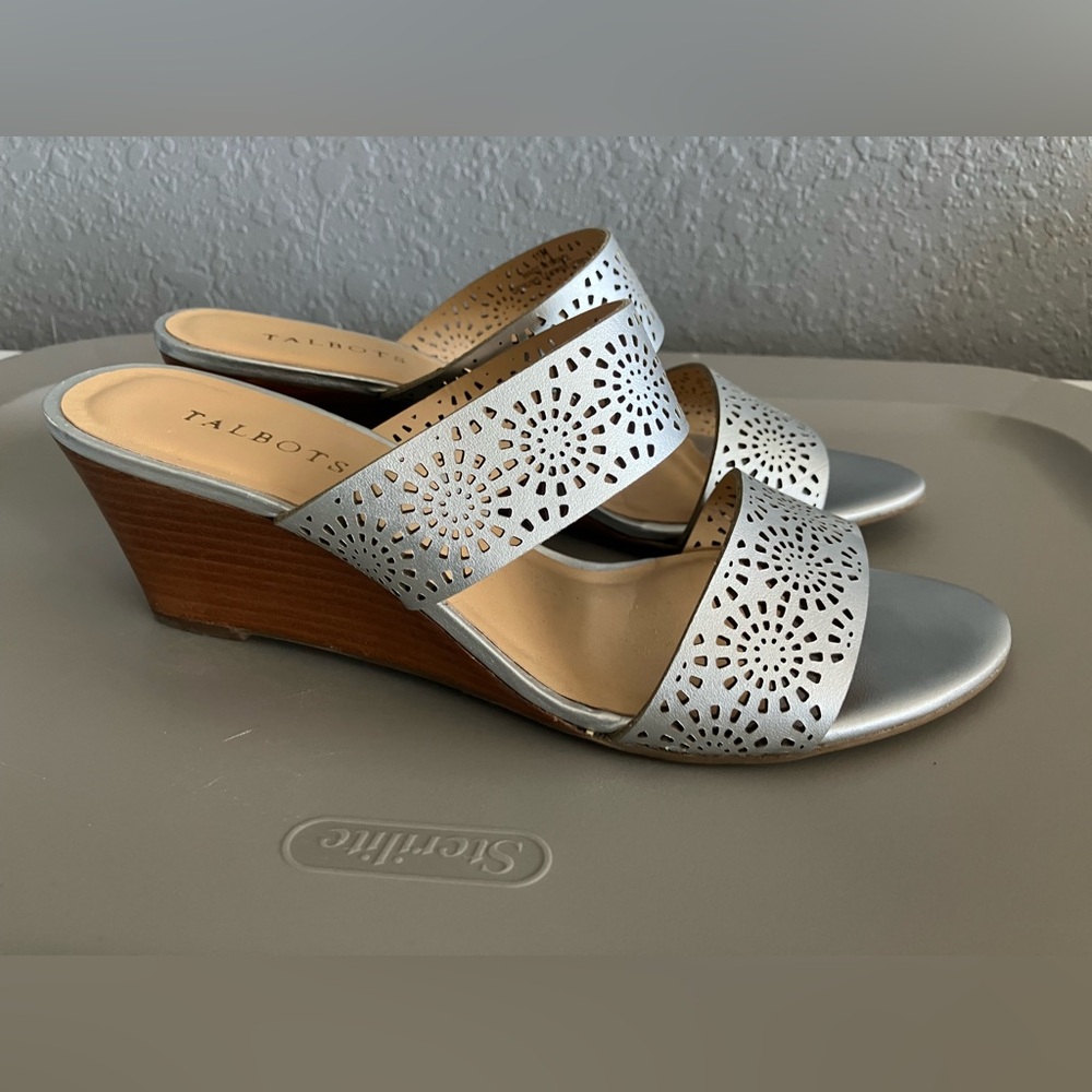 Talbots Metallic Silver Cutout Wedges